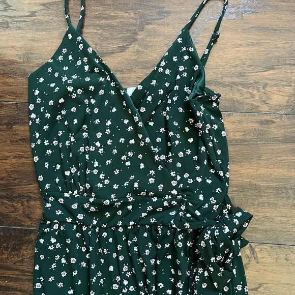 New without tags, green floral Kaileigh jumpsuits - Picture 2 of 6